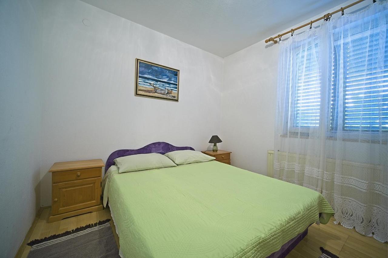 פוסטיר Apartment Renata מראה חיצוני תמונה