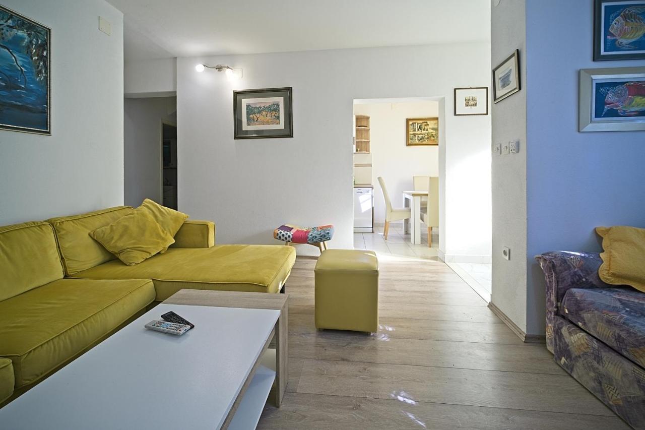 פוסטיר Apartment Renata מראה חיצוני תמונה