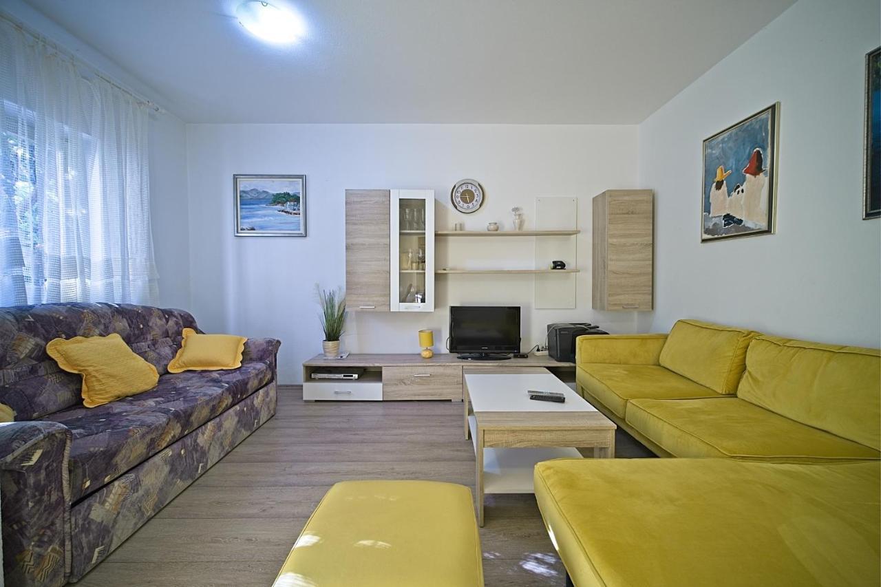 פוסטיר Apartment Renata מראה חיצוני תמונה